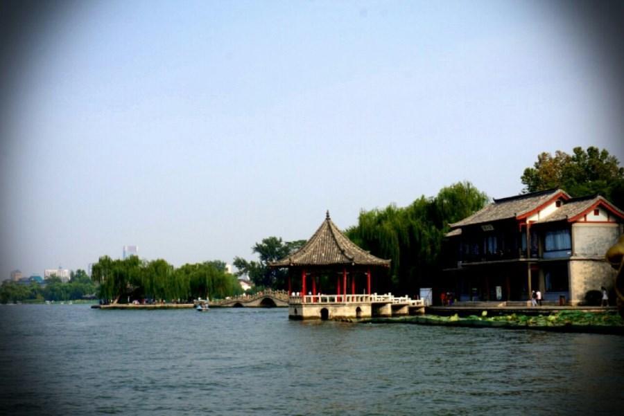 泉城济南几个不要错过的旅游景点和地方特产 有你喜欢的吗?