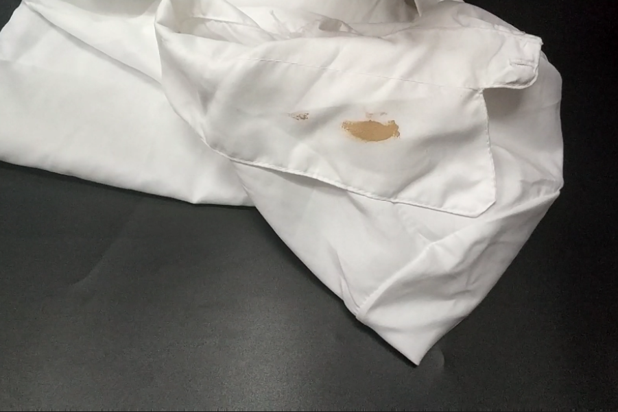 白衬衫的领子发黄不好清洗,用它一搓,再脏的污渍都能轻松洗掉