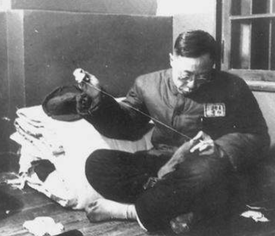 溥仪晚年孑然一身, 跟晚清老臣说想要个伴, 老臣说我女儿要不要?