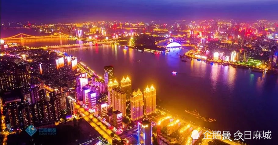 在国家中心城市重庆和武汉之间,哪个城市买房