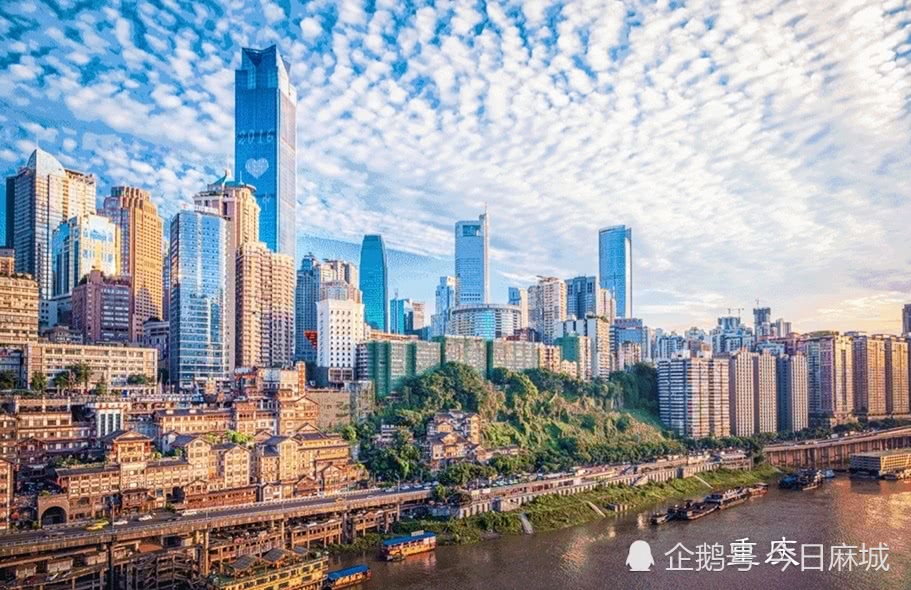 在国家中心城市重庆和武汉之间,哪个城市买房