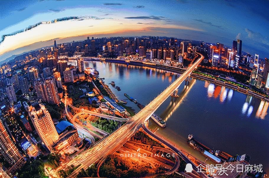 在国家中心城市重庆和武汉之间,哪个城市买房