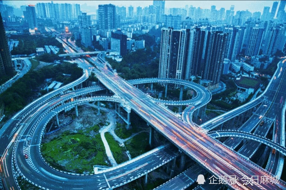 在国家中心城市重庆和武汉之间,哪个城市买房