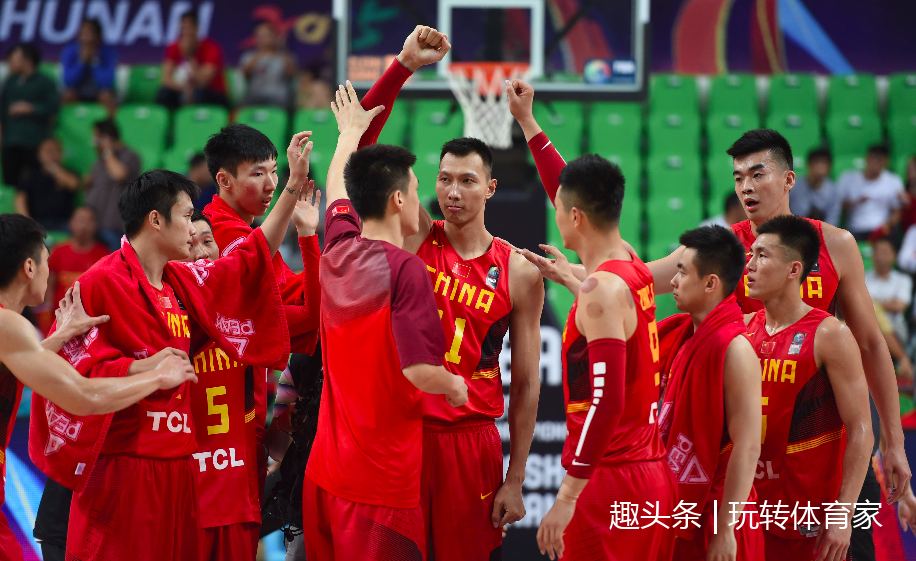 据FIBA最新公布:中国男篮排名下滑4位,排名28