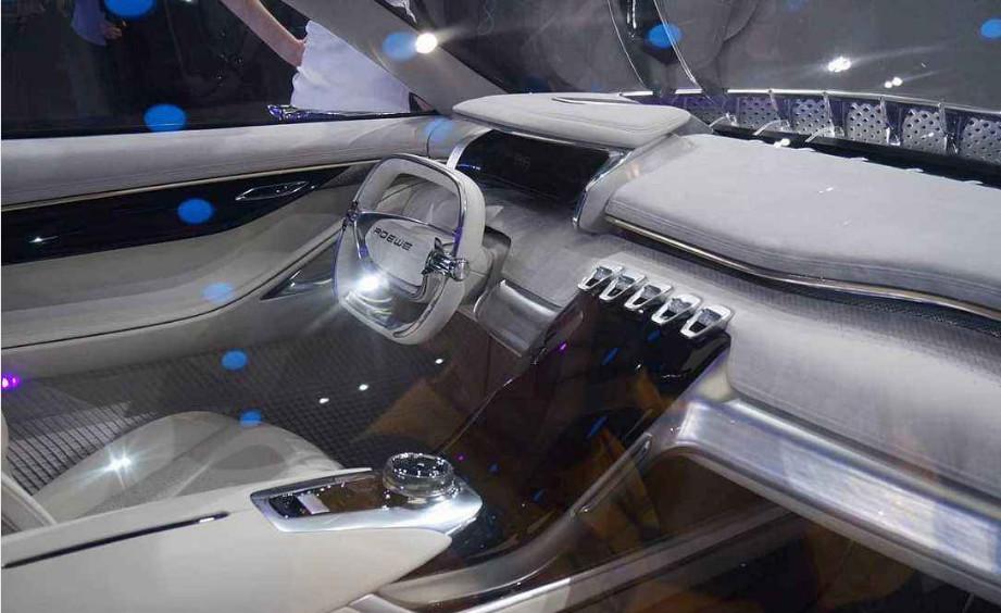 马云亲自打造新能源汽车, 售15万，自动充电颜值很高