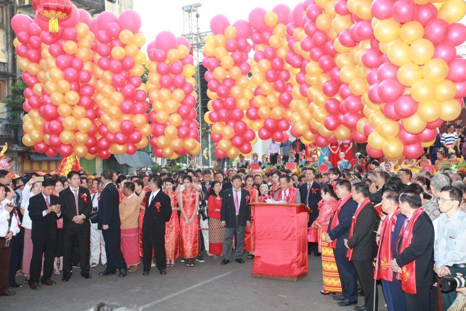全世界的华人数量已过亿, 分布在各个国家, 仍在