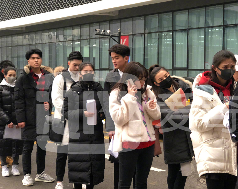 宋祖儿现北电艺考一边拍戏一边备考 表情呆萌少女感十足