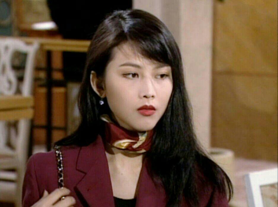 19岁的蔡少芬美到爆屏!几十年前的发型正是当