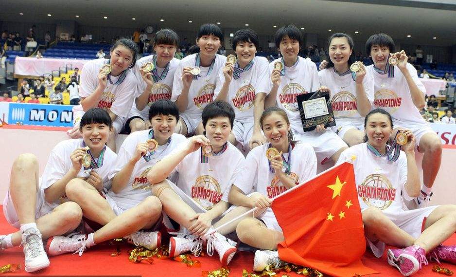 冠军退役30岁仍单身,因为腿太长,男友一定要有