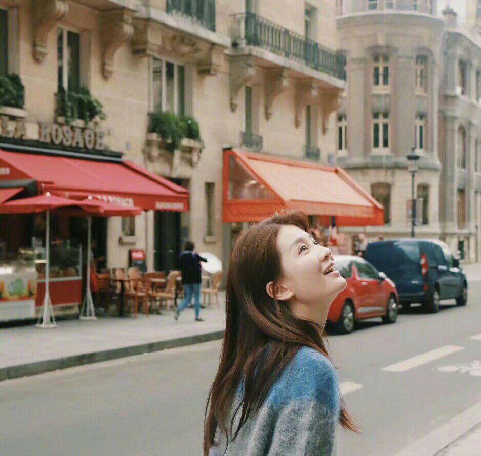 乔欣变身不良少女?小脏辫搭配暗黑系妆容看起