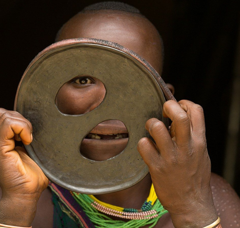 唇盘族“美少女”佩戴最大唇盘,嫁人后父母可得50头牛的彩礼