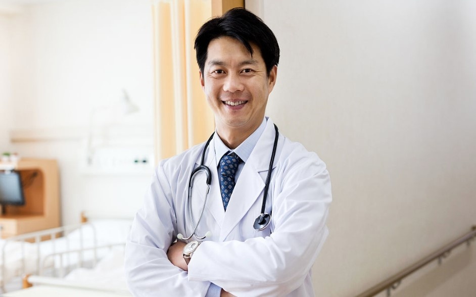 老少皆宜:简单拍打强健身子骨!轻松治好腰椎病