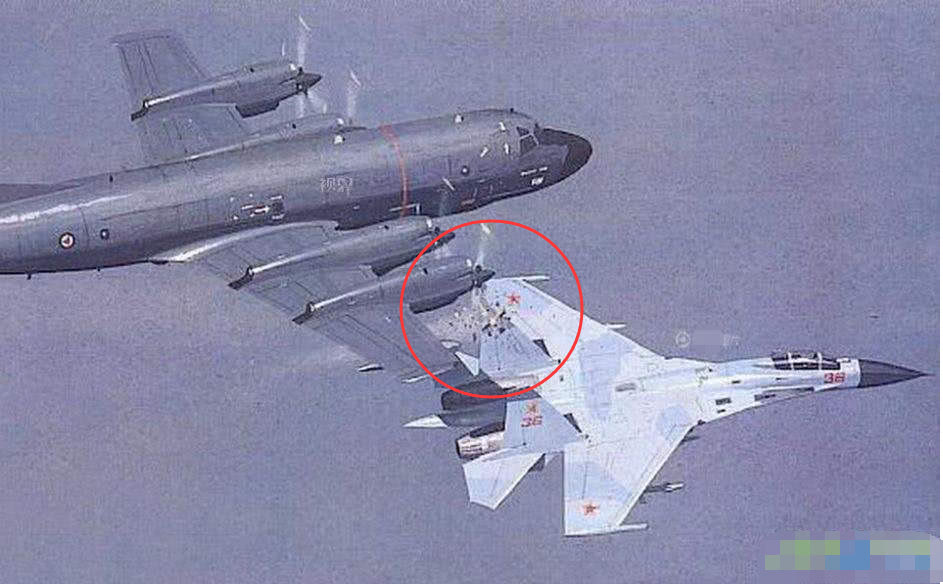 苏-27成就的经典：“普加乔夫眼镜蛇机动”和“空中手术刀”