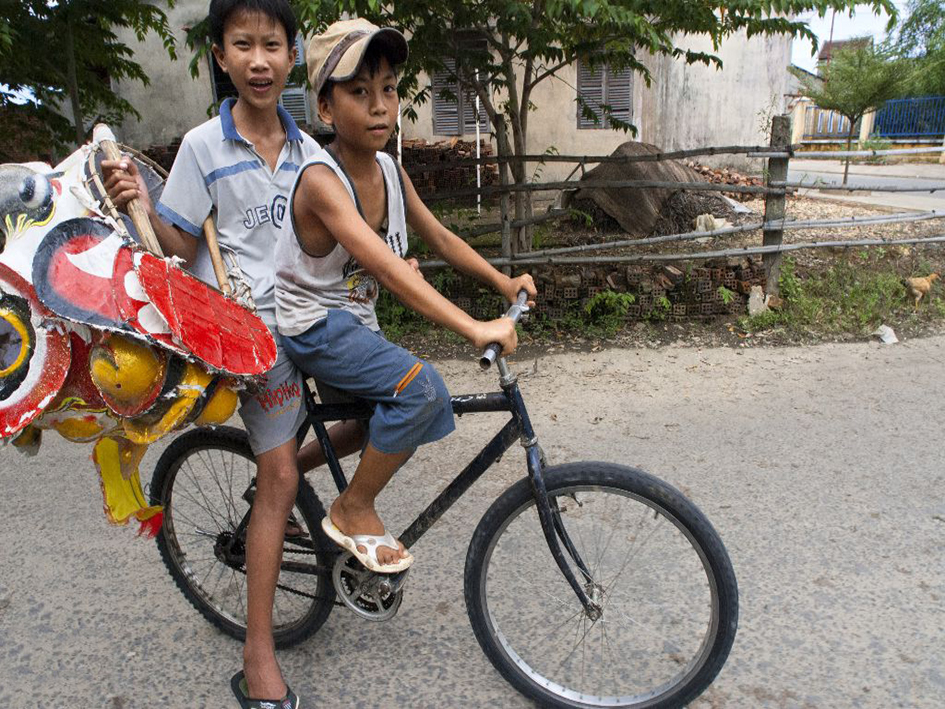 去这个国家旅游,团费3000元可以玩一星期,带钱