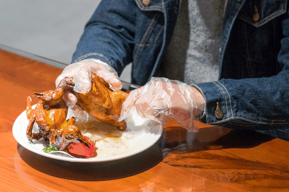 粗暴的撕开鸽腿   肉汁bi出来~   什么偶像包袱通通丢掉   一