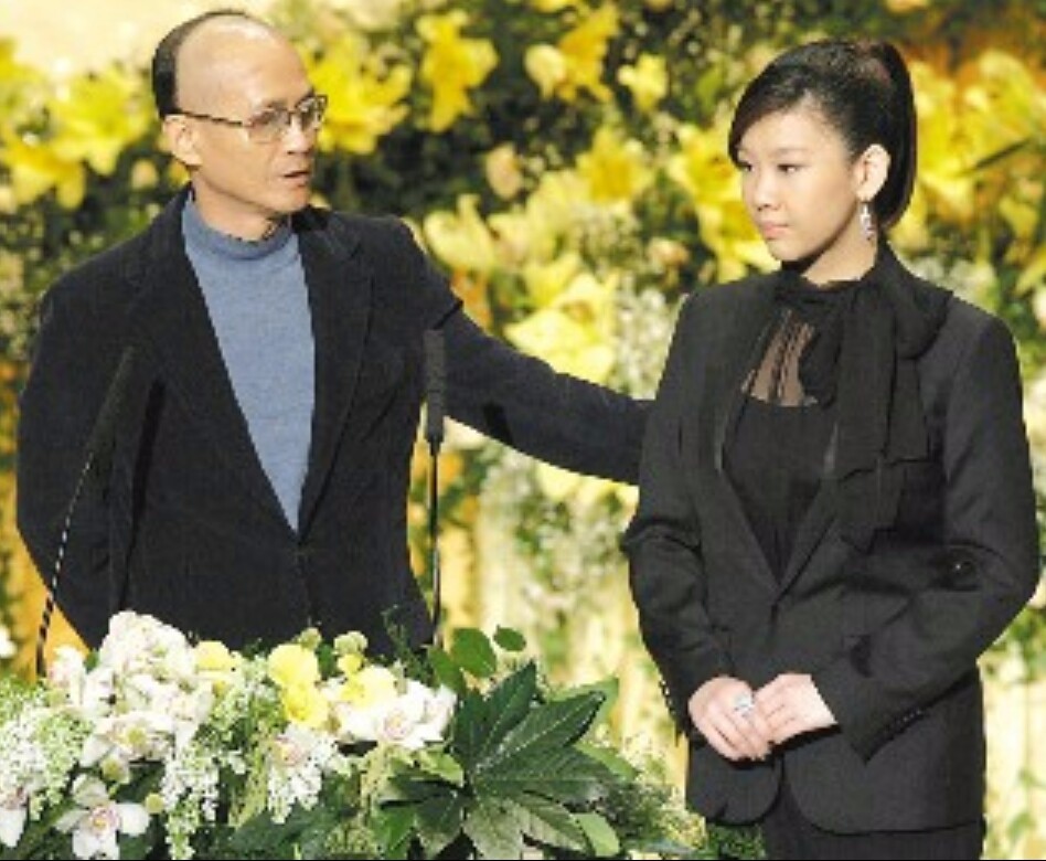 曾是最帅小生,因婚外情被骂,在前妻丧礼上的一举动让人潸然泪下