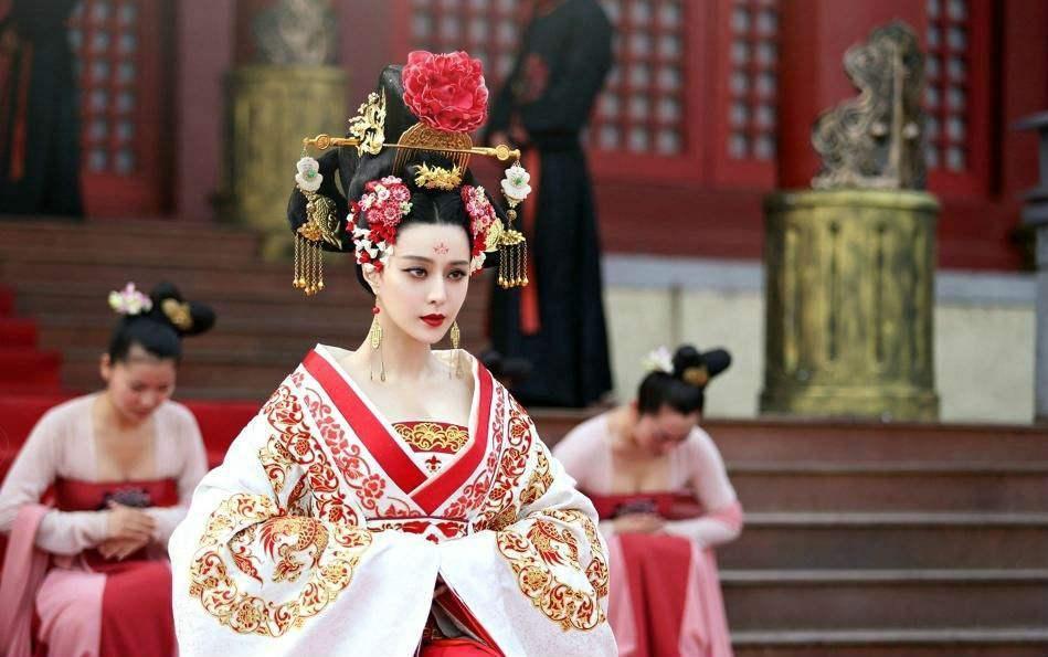 古代中国女性头上风情是怎么表现出来的 现代美女都爱学 秦汉 发式 现代美女 新浪新闻