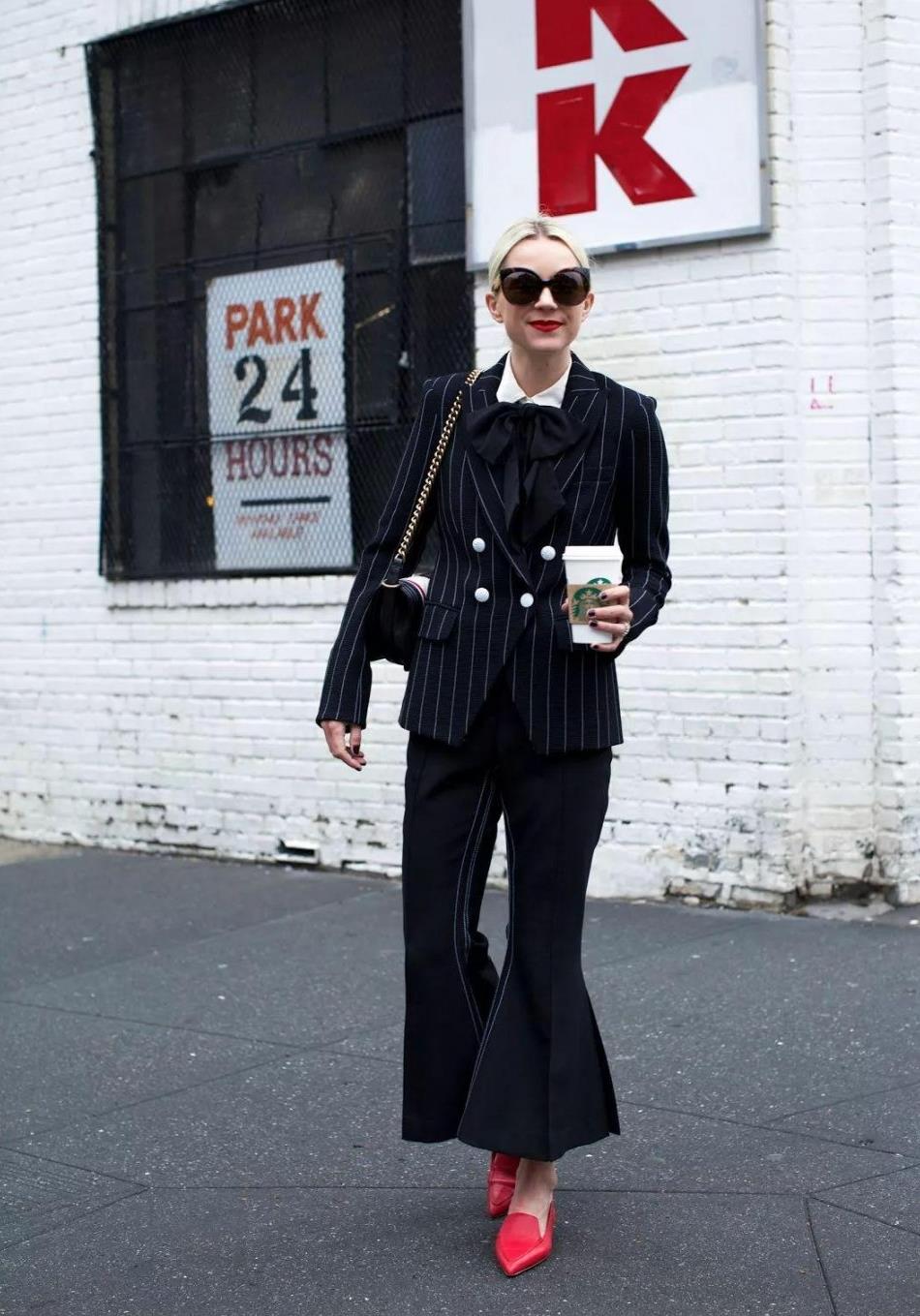 今年流行的阔腿裤,到底搭什么鞋子好看?