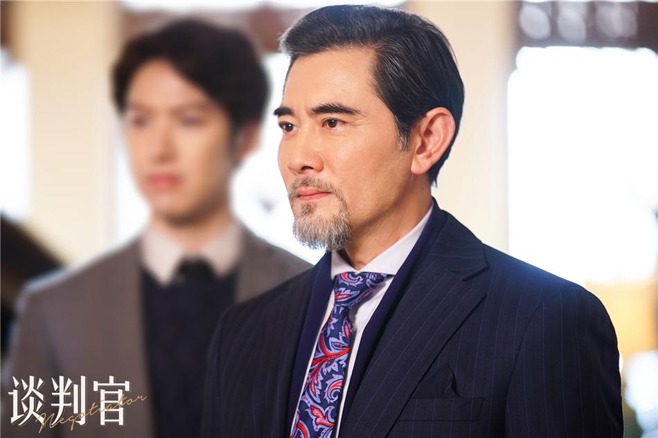 《谈判官》收视率强势破1, 杨幂黄子韬验证强