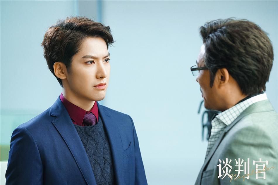 《谈判官》曝制作特辑三地取景 杨幂黄子韬甜