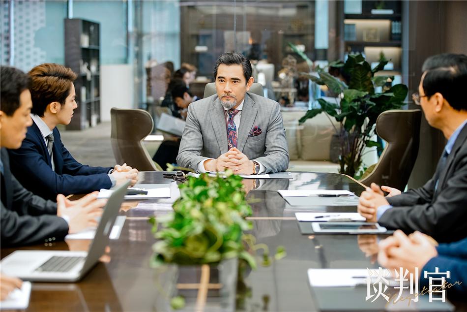 《谈判官》曝制作特辑三地取景 杨幂黄子韬甜