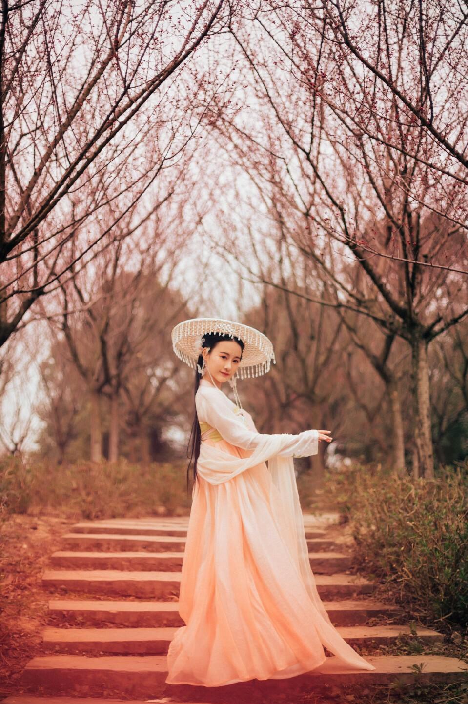 一语未尽,已成昔年,往事难追忆,唯美古风汉服诗