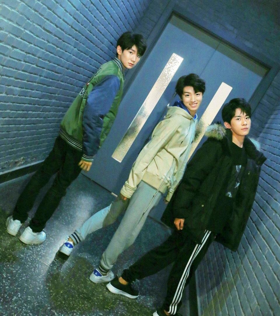 tfboys照片 三人,长城王俊凯 看到tfboys三人的新造型,成熟中带着可爱,好看吗?