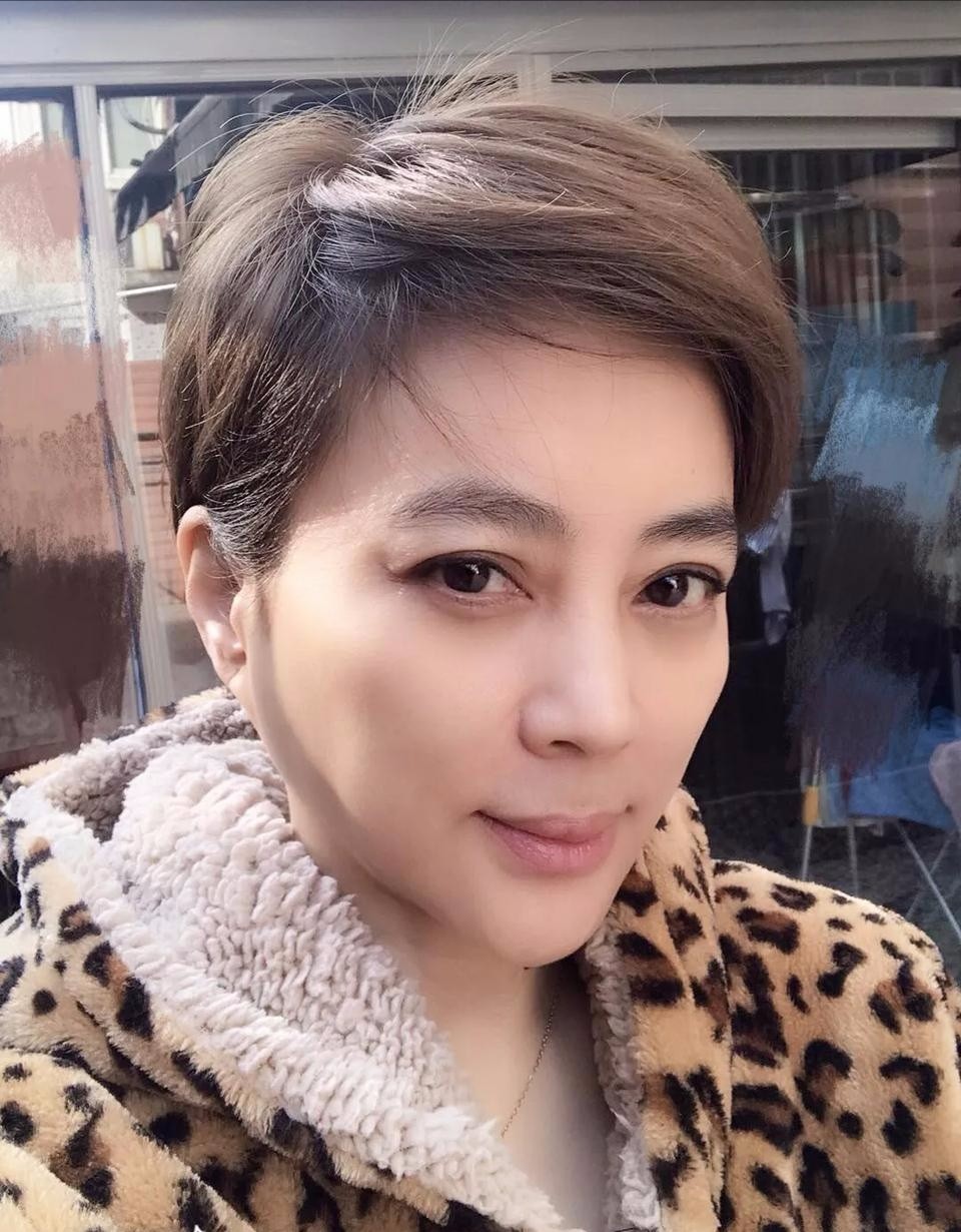 甜歌女星李玲玉是我们最美的玉兔