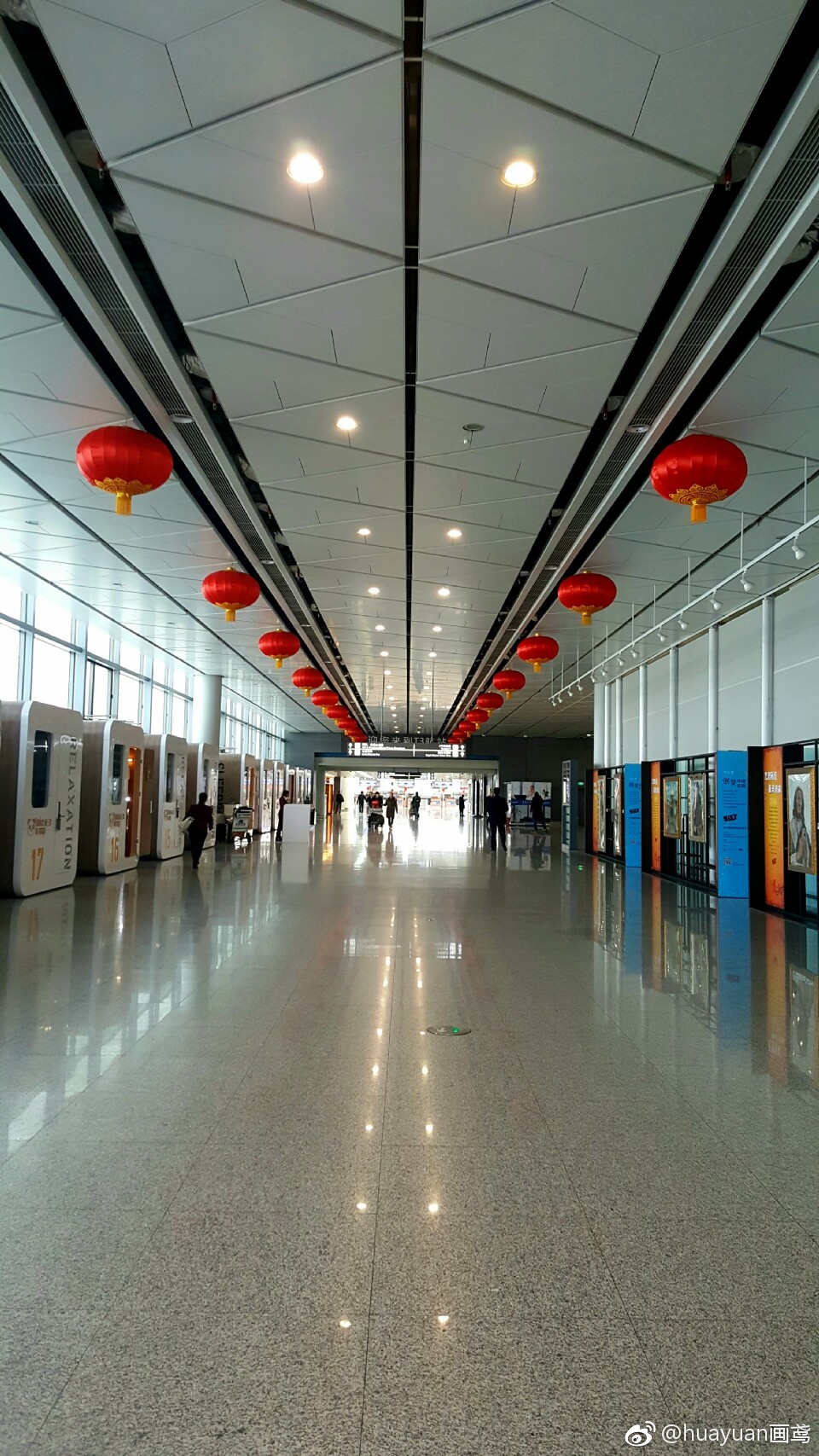 风景再美,也留不住回家的脚步.西安咸阳国际机场手机扫一圈