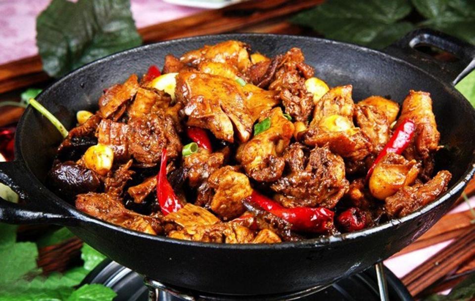 四大菜系鲁菜之一: 黄焖鸡块的做法!