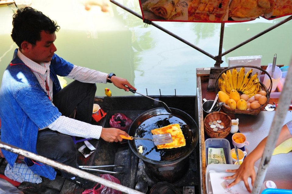 十块钱在国外能买什么 泰国:煎饼及水果随便挑
