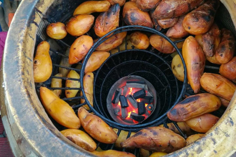 冬天风靡东北街头的两种传统小吃，南方路边摊上几乎没有