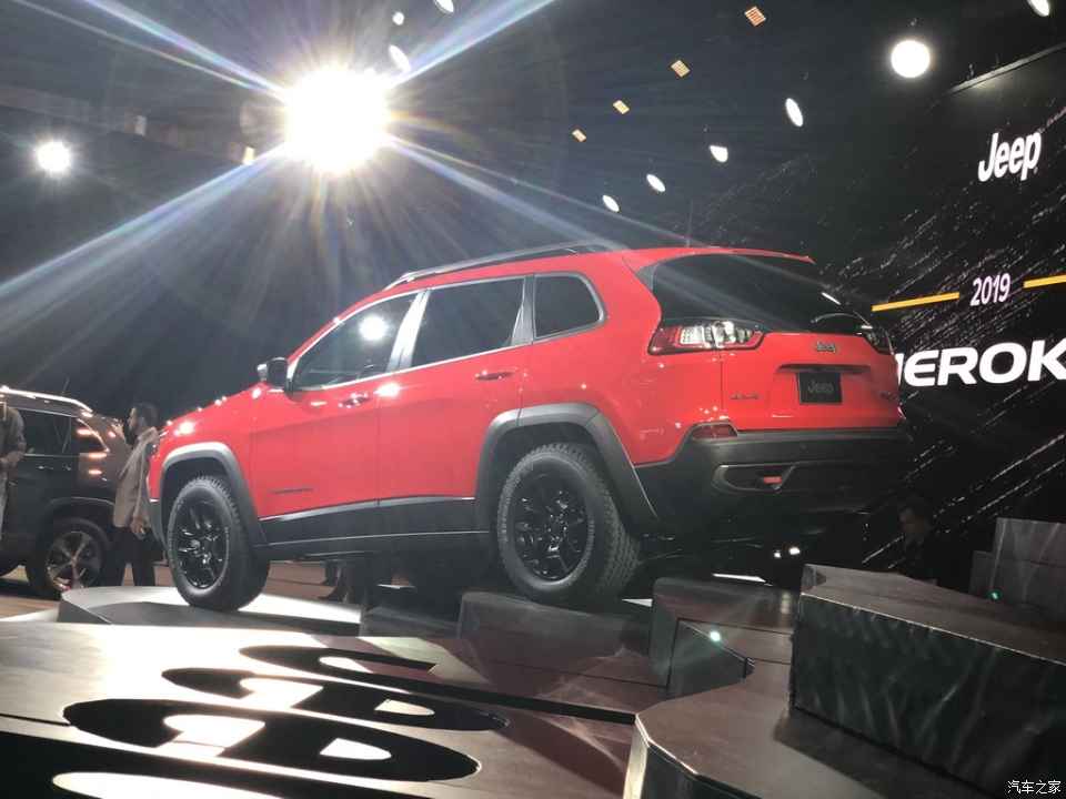 2018北美车展: Jeep新款自由光正式亮相