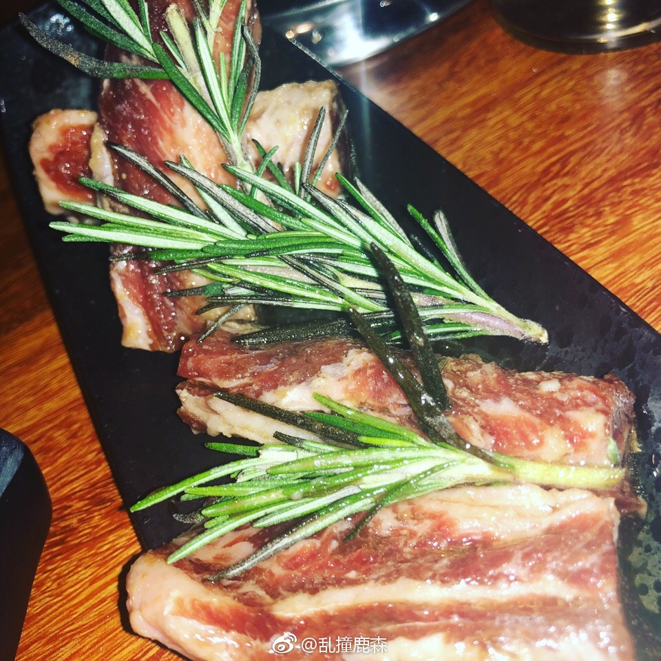 猪肉真好吃啊猪真是人类的好朋友 祝大家2019