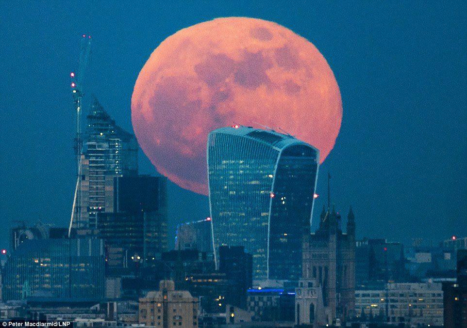 睽违152年天文奇观: 全世界出现罕见三合一"超级蓝色血月"!