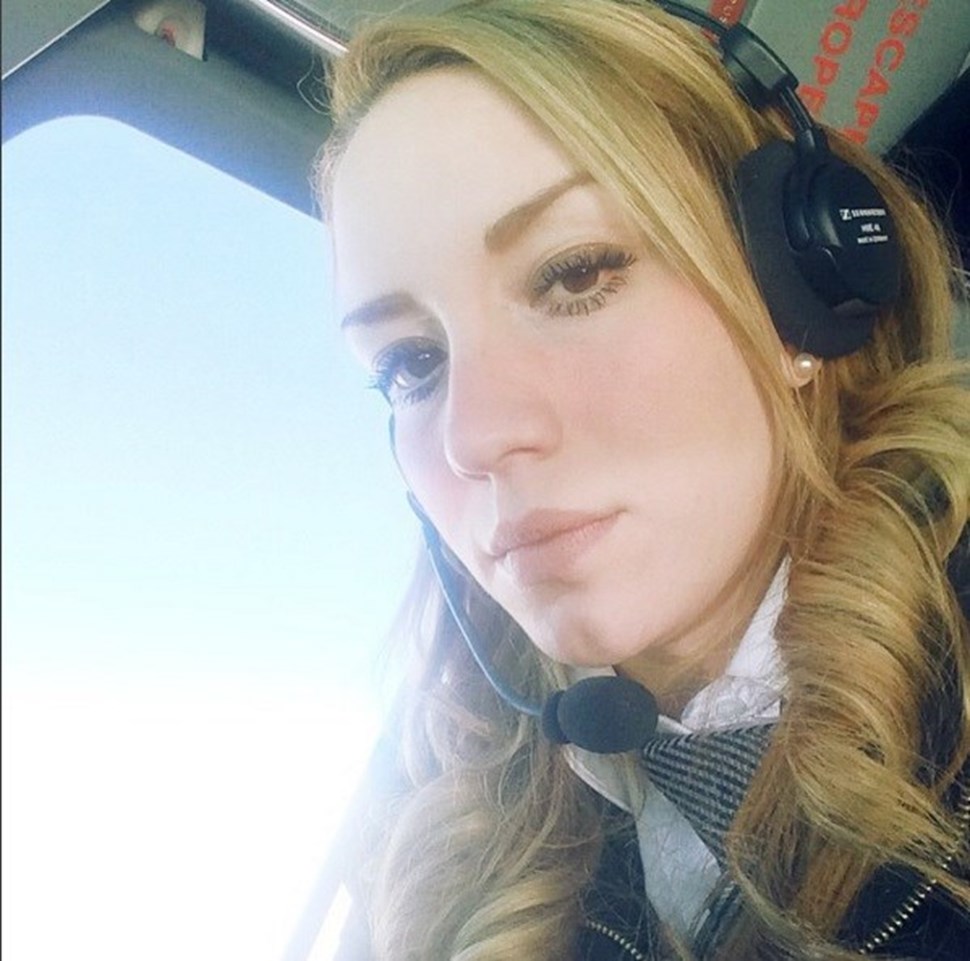 罗对私人女飞行员评价:她长得漂亮但靠技术吃饭