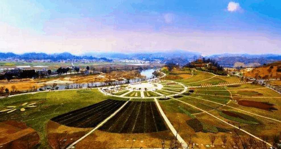 贵州这座小县城发达了, 人口才30万, 拥有2座火