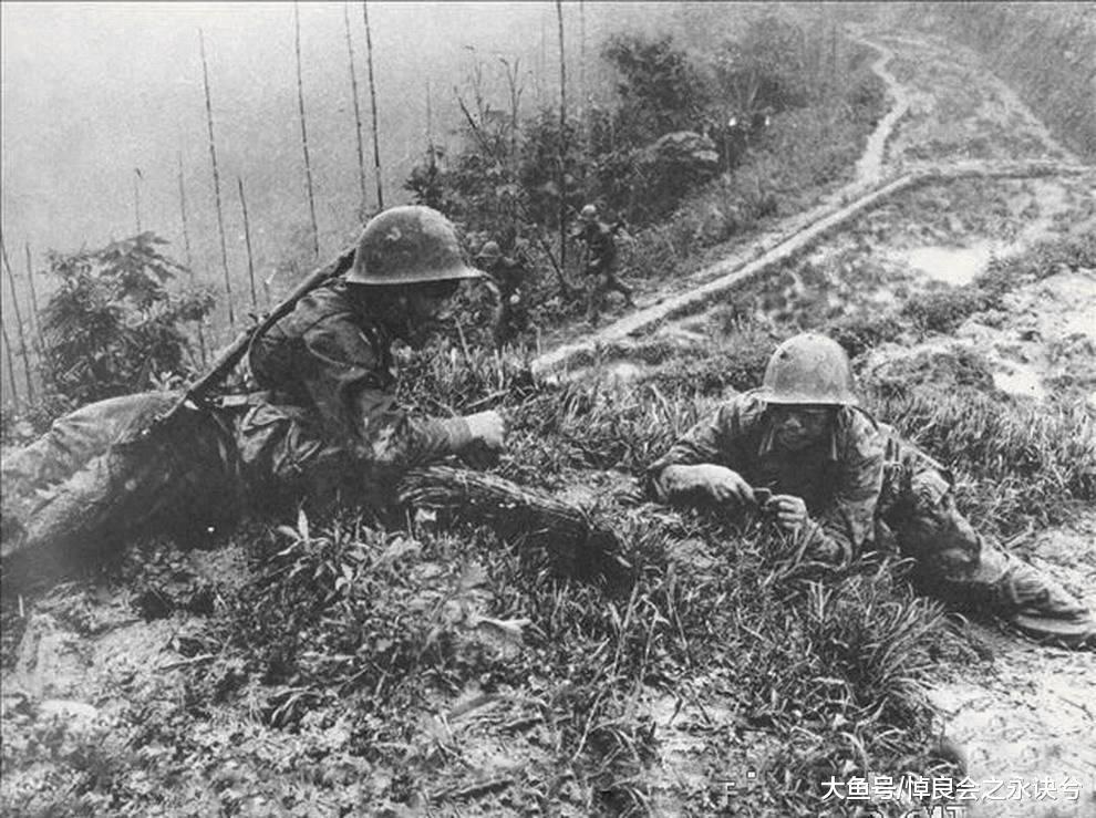 中越战争中我军一副连长带头冲锋, 与越军对扔手榴弹歼敌一个排