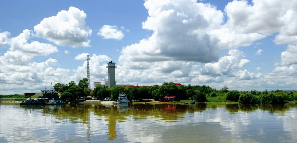 对面是俄罗斯,常驻的只有一户人家的乌苏镇