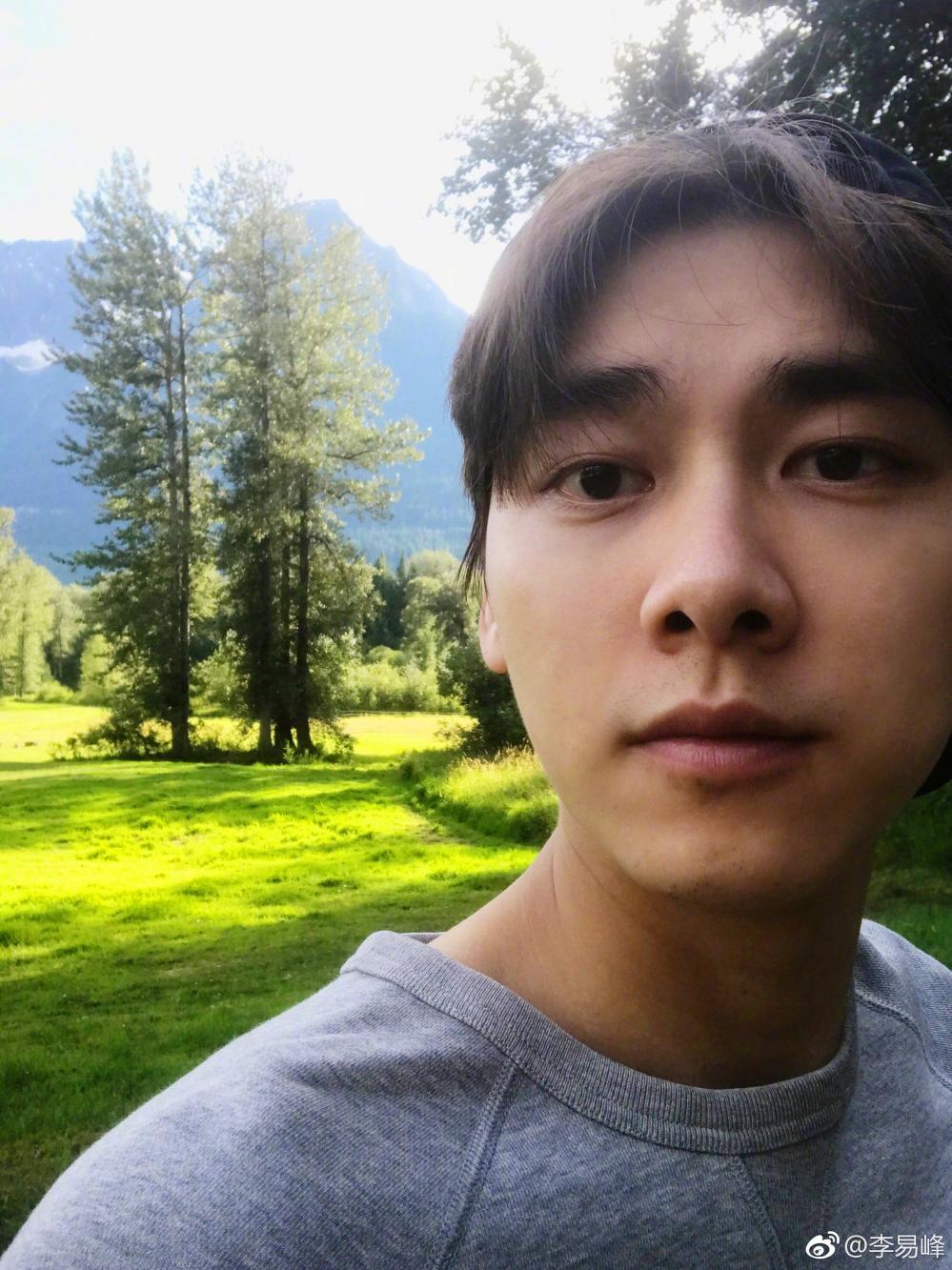 可以看出,李易峰有双迷人的眼睛.
