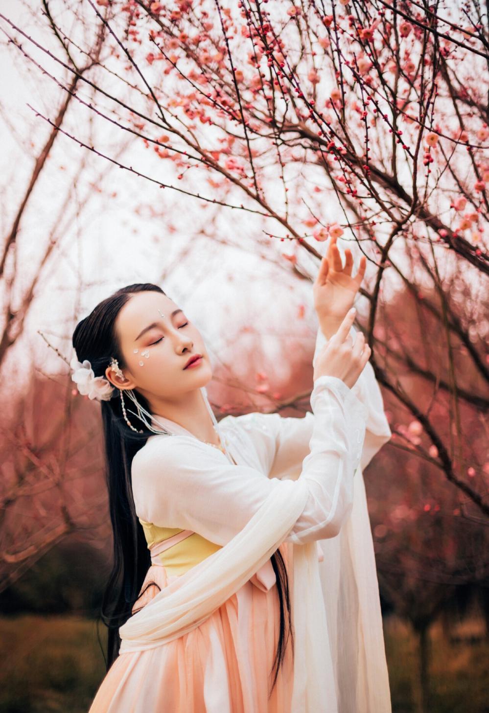 一语未尽,已成昔年,往事难追忆,唯美古风汉服诗