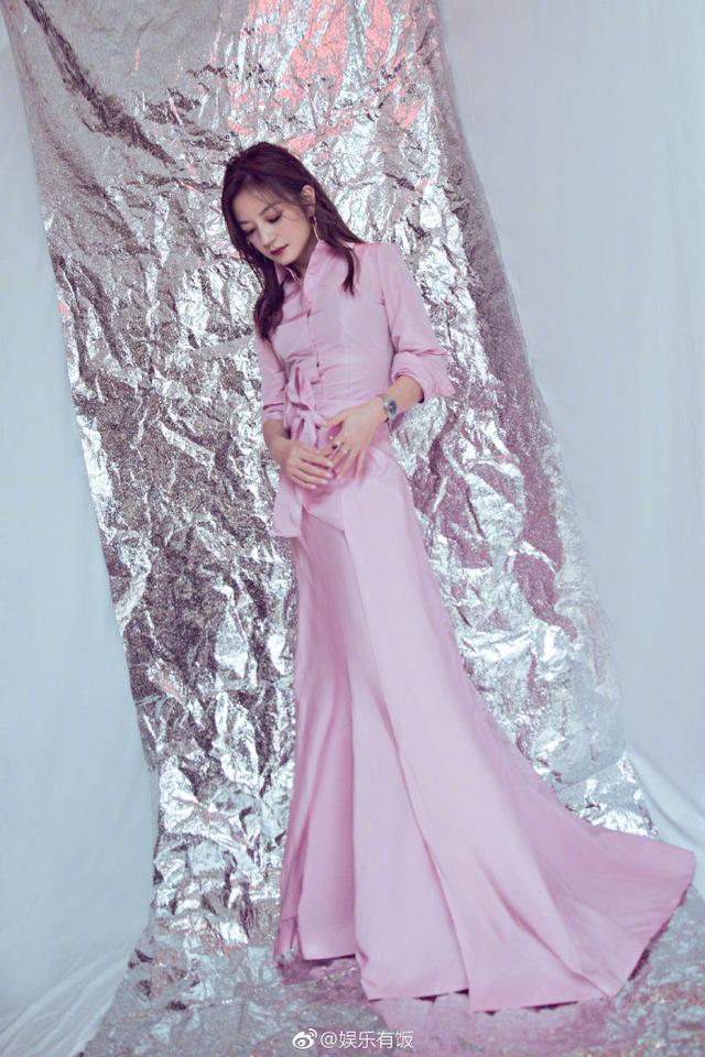 赵薇和刘昊然惊喜亮相2018金鸡百花电影节,美