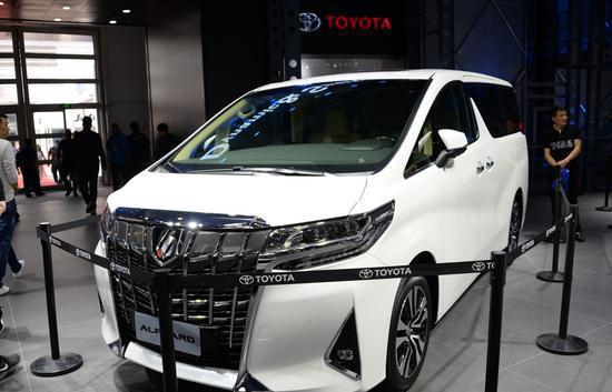 对非机动车更安全  新款埃尔法车展亮相