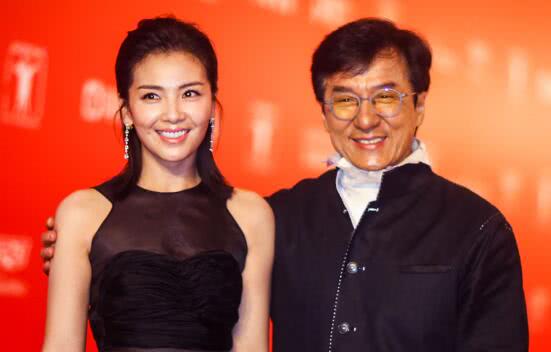 成龙批年轻演员排场大,曾公开夸她们是假话,杨幂意外躺枪