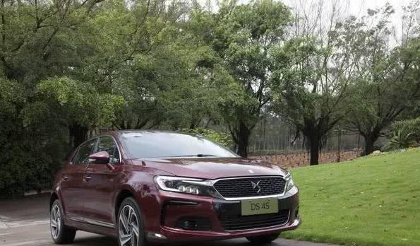 DS 4S标志性的飞翼式设计,时尚动感