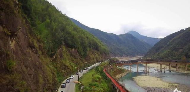 唤醒心中的探险者-跟随福特轻奢越野车探险者，探寻秀丽畲乡