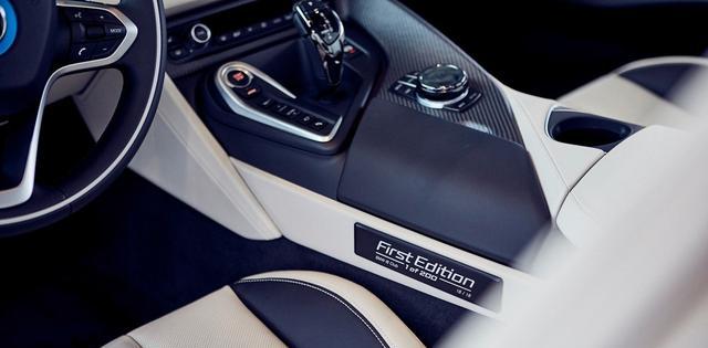 18 辆限定版宝马 i8 Roadster First Edition 敞篷跑车交付