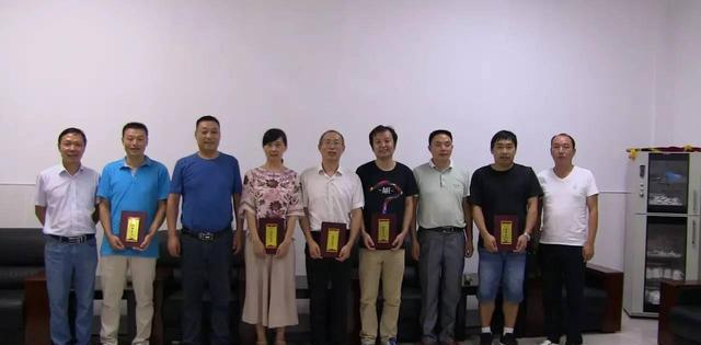 武汉市汉南一中对口帮扶房县二中纪实