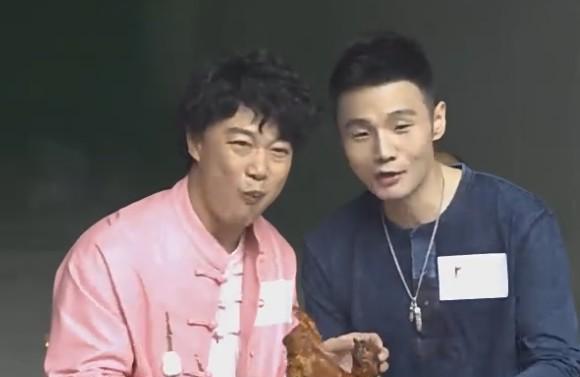 李荣浩这是怎么了, 又出卖公司了, 大爆买热搜事