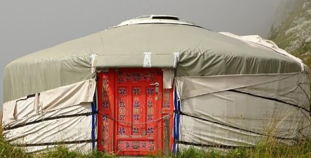 女排第一球迷波兰爷爷为中国叫好惹争议,他不